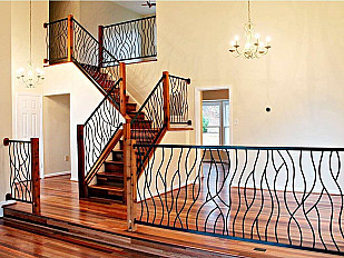 Лестницы, перила, ограждения для дома бани