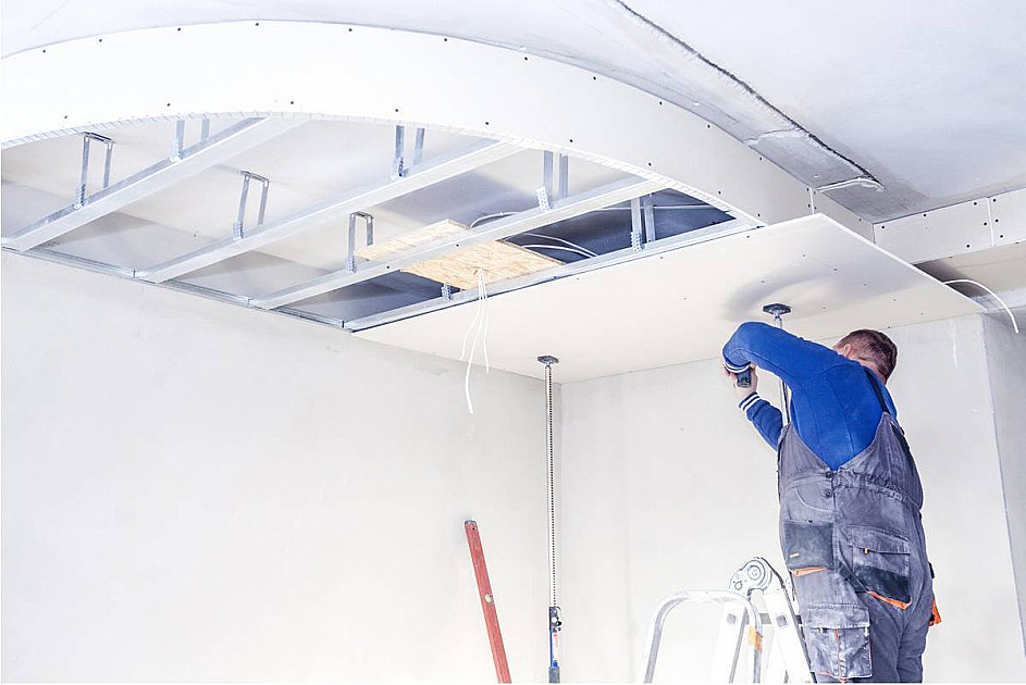 Установка подвесных потолков