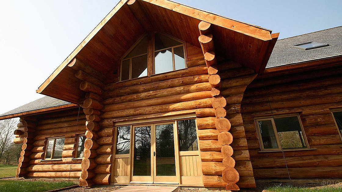 Статья блога: Строительство дома из бревна и сруба под ключ: особенности и преимущества